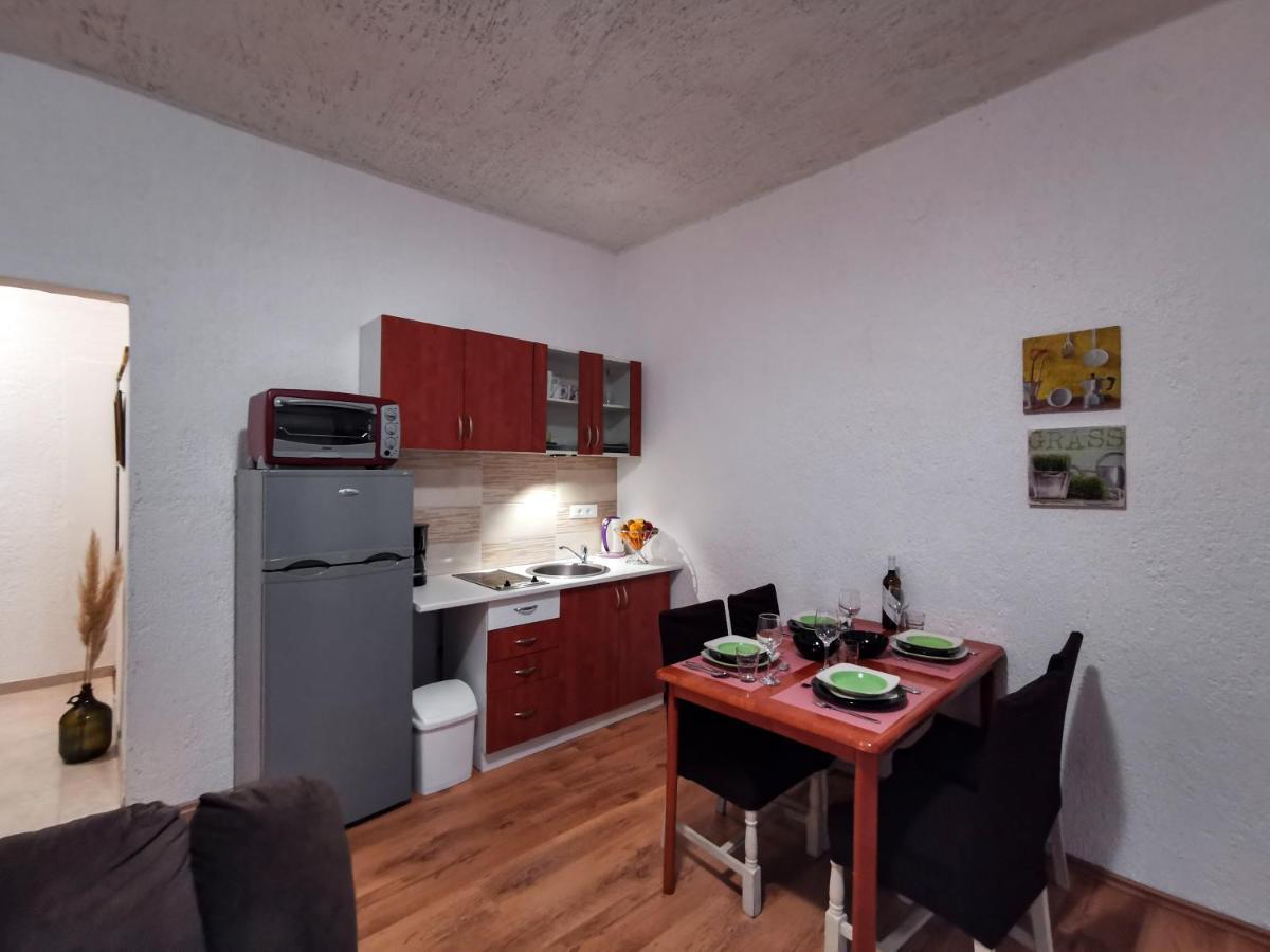 Apartments & Studio Pekica روفينج المظهر الخارجي الصورة