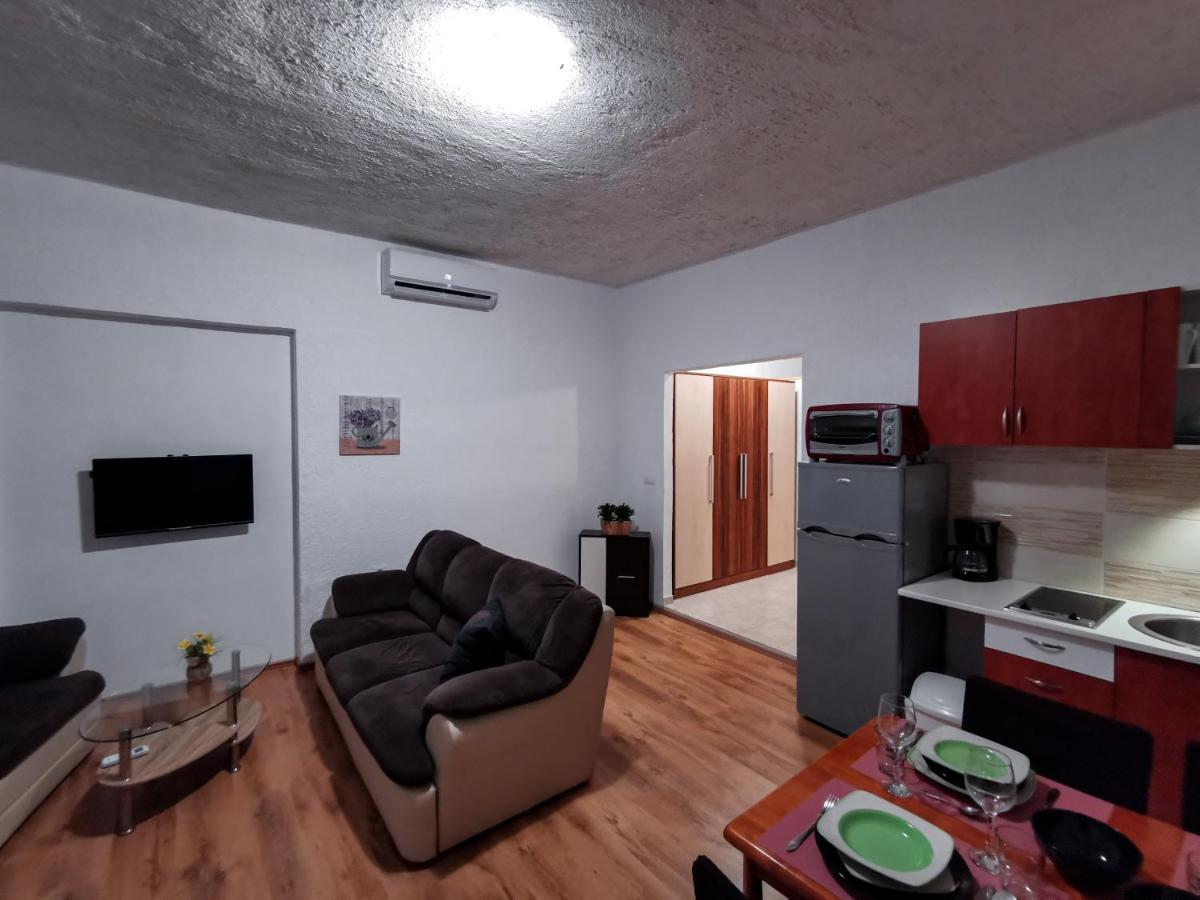 Apartments & Studio Pekica روفينج المظهر الخارجي الصورة