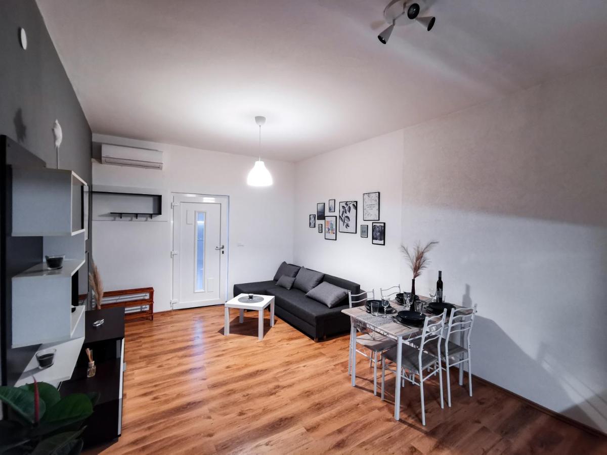 Apartments & Studio Pekica روفينج المظهر الخارجي الصورة