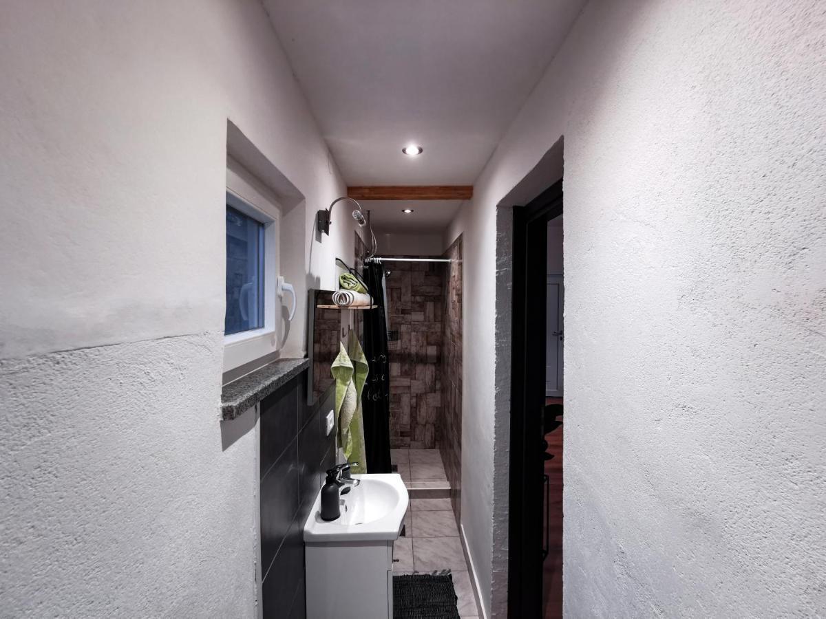 Apartments & Studio Pekica روفينج المظهر الخارجي الصورة