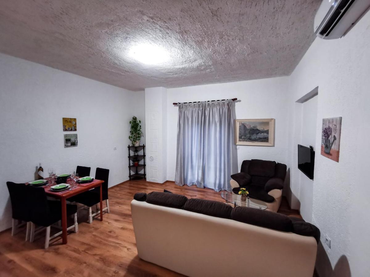 Apartments & Studio Pekica روفينج المظهر الخارجي الصورة