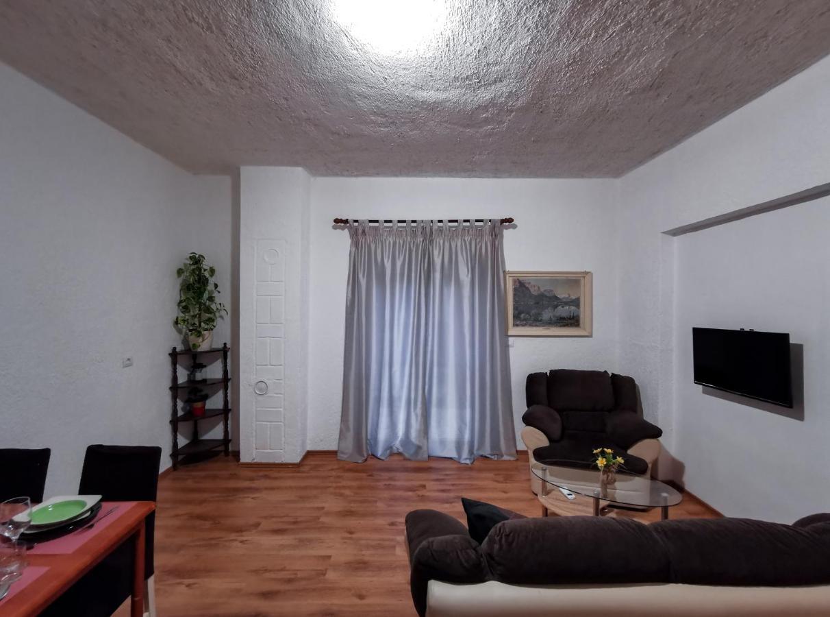 Apartments & Studio Pekica روفينج المظهر الخارجي الصورة