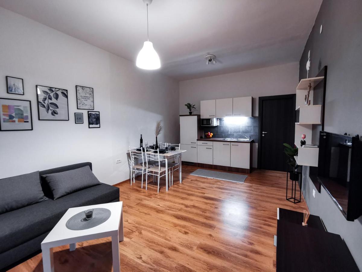 Apartments & Studio Pekica روفينج المظهر الخارجي الصورة